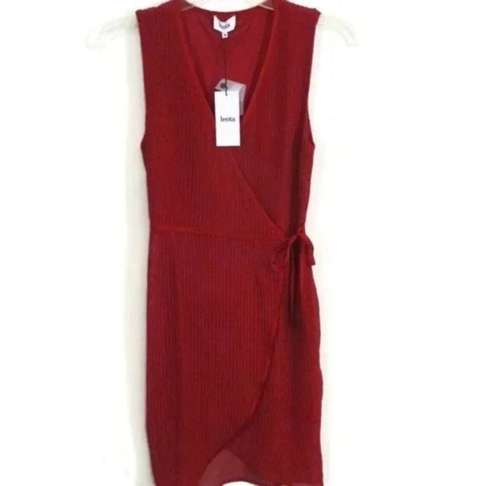 NWT Womens Size Medium Leota Red Wrap Silhouette Stretch Knit Overlay Dress NEW